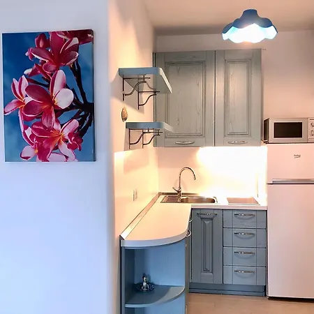 Giulio's - Beachfront Apartamento