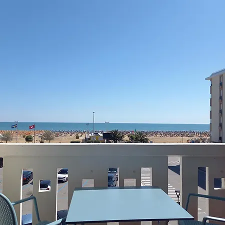 Giulio's - Beachfront