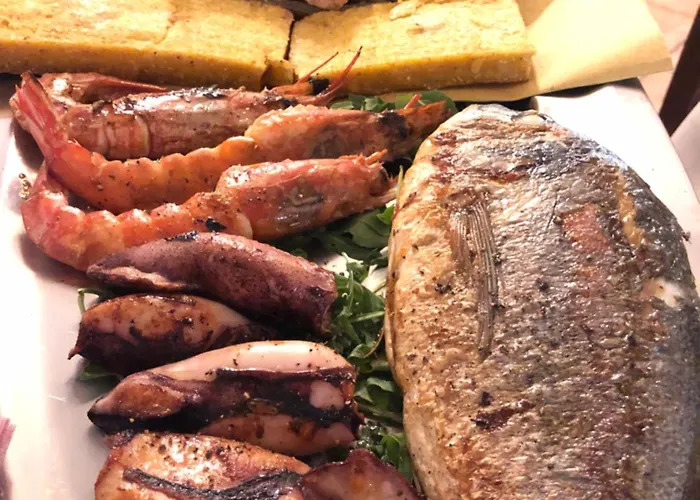 Giulio's - Beachfront *